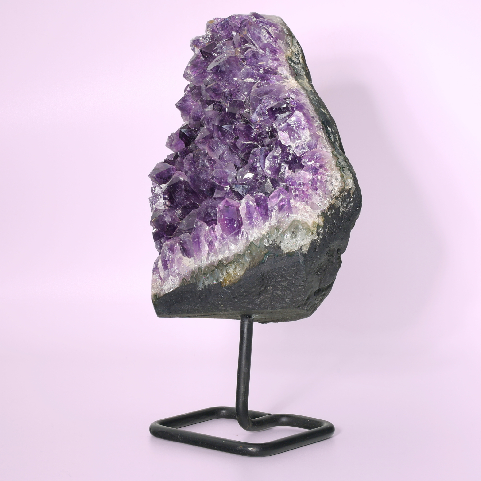 Große Amethyst Druse auf Ständer