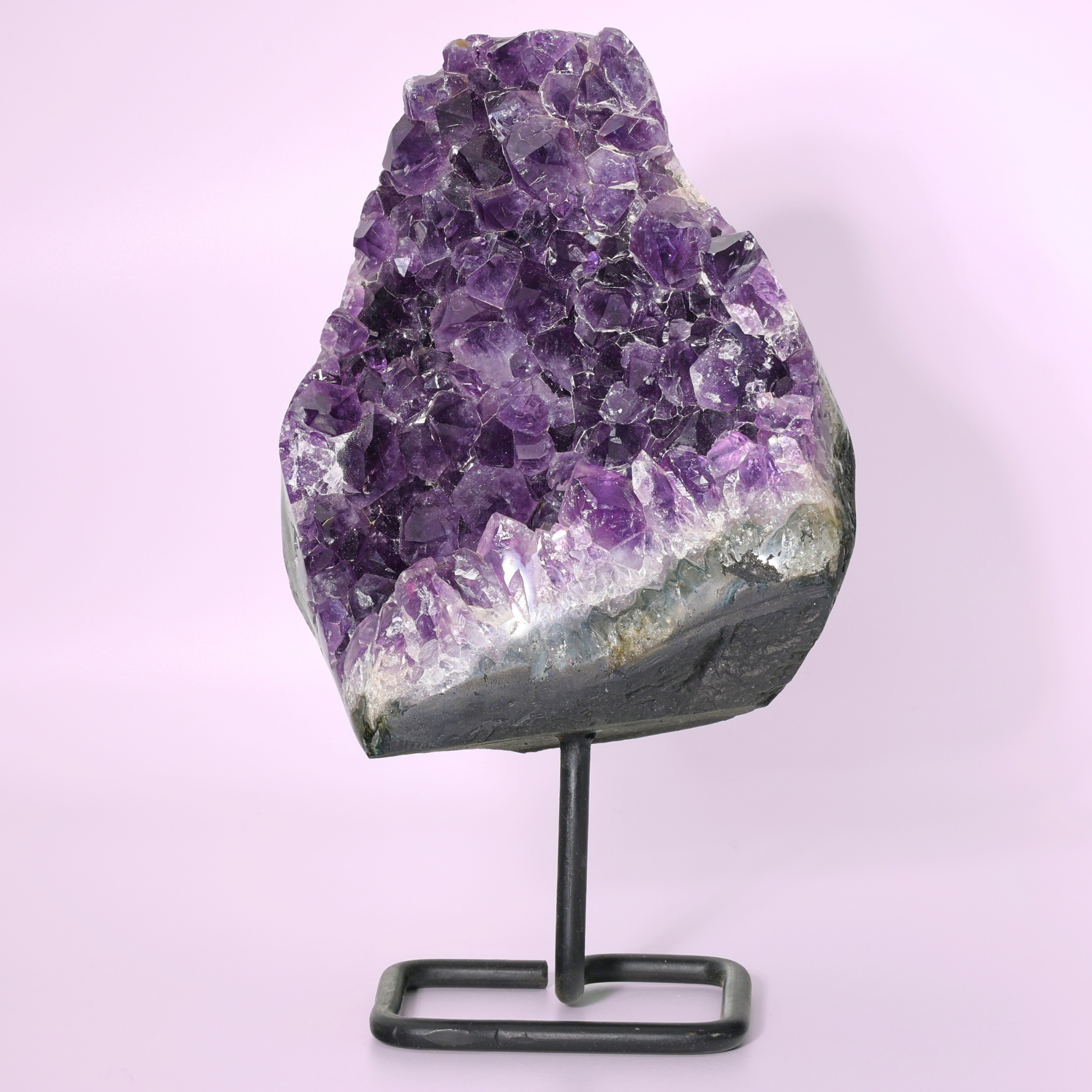 Große Amethyst Druse auf Ständer